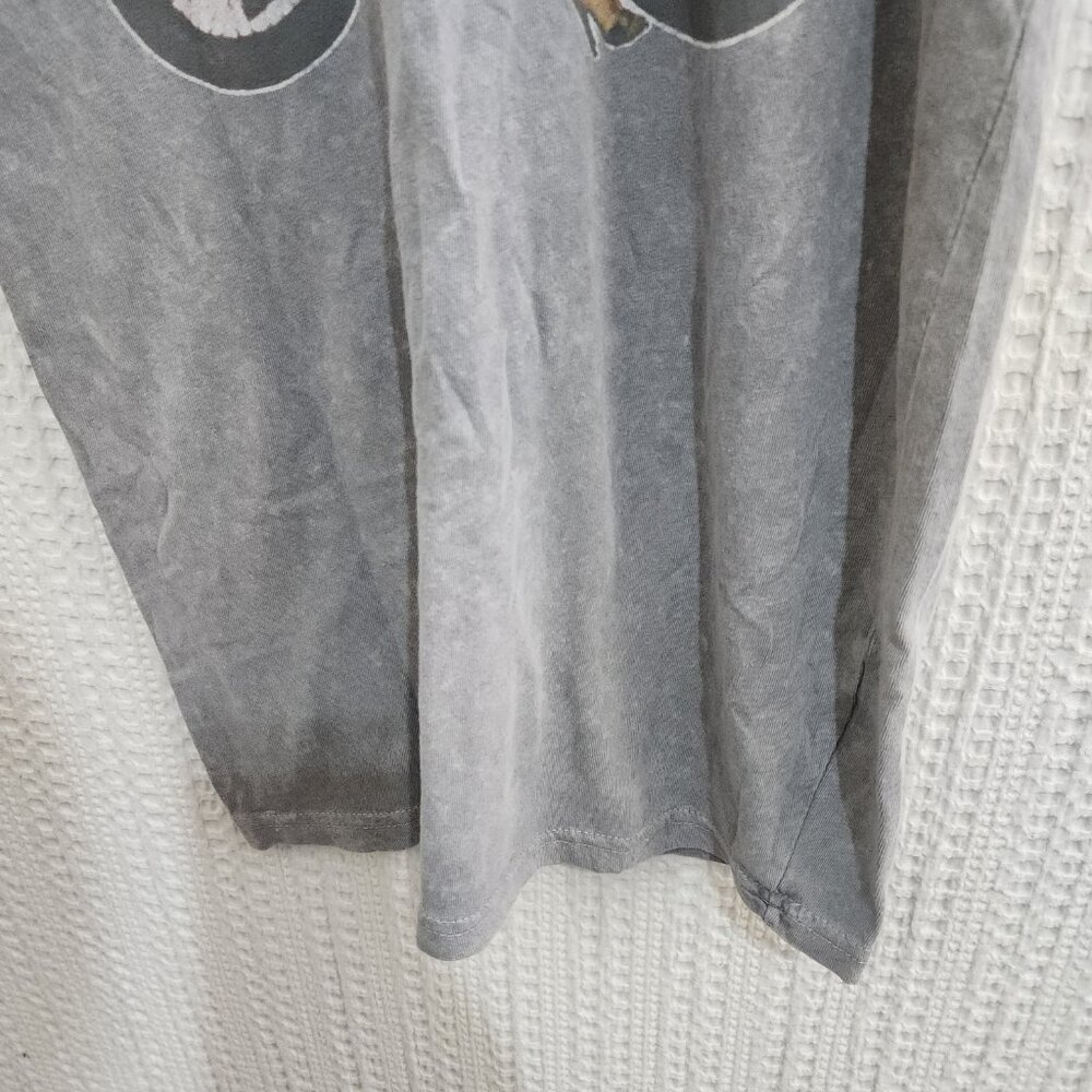 Van Halen Women’s Vintage Motorcycle Pin-Up Graphic Tee Gray Size Medium - Picture 8 of 11